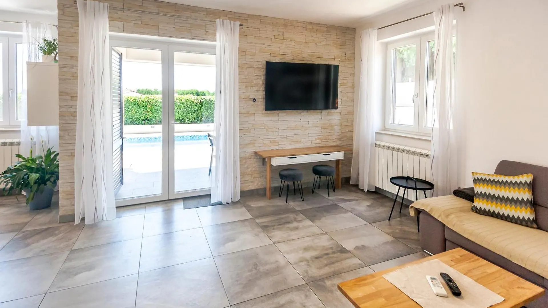 Villa Gortan - Pool House For 7 Guests Near Pula Istria - Ferienhaus Istrien Marcana Croatia