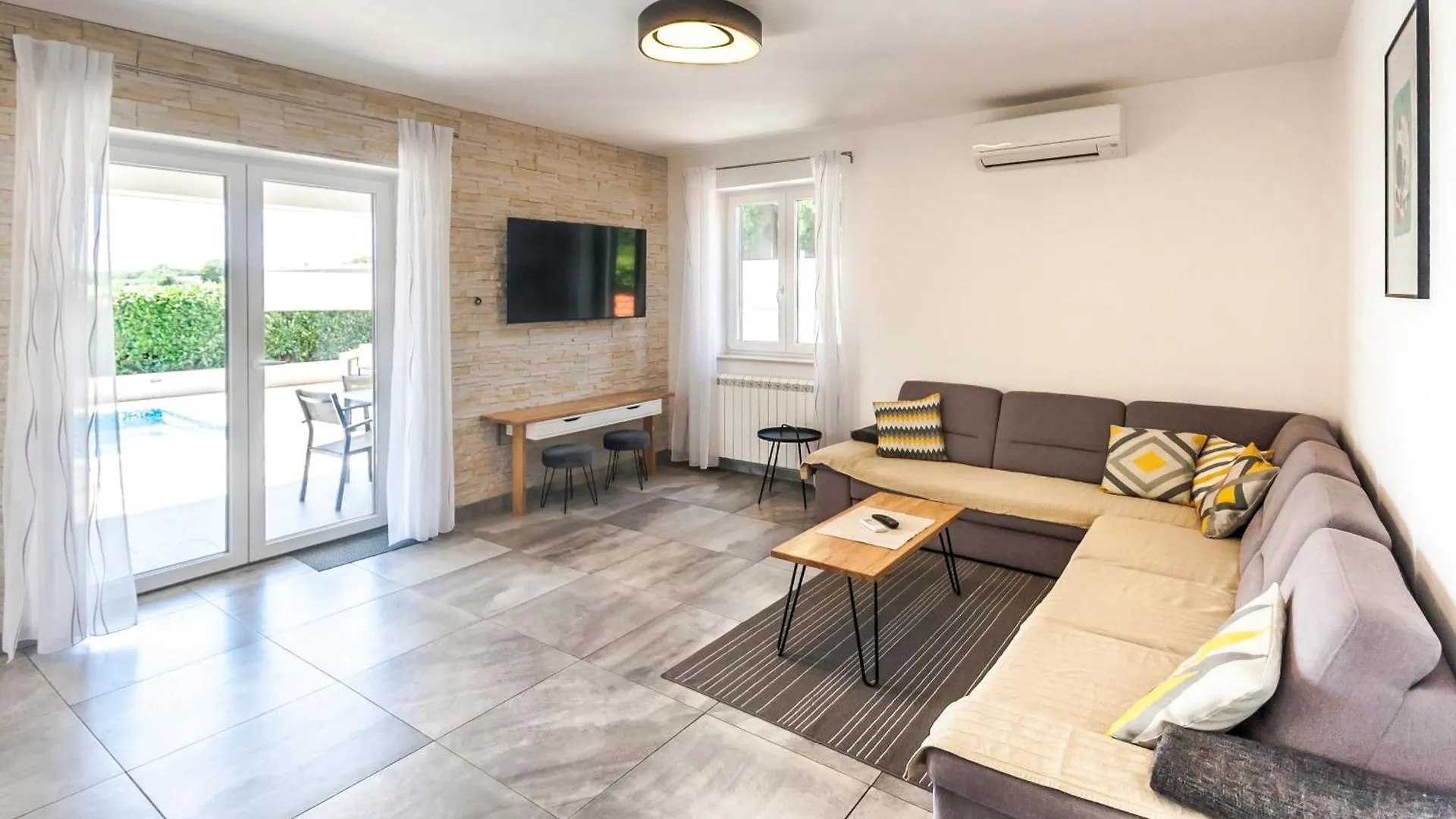 Villa Gortan - Pool House For 7 Guests Near Pula Istria - Ferienhaus Istrien Marcana 0*,  Croatia