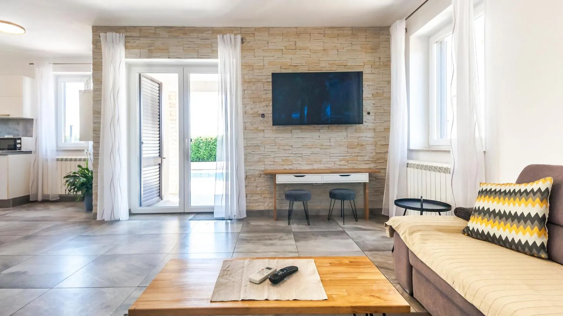 Villa Gortan - Pool House For 7 Guests Near Pula Istria - Ferienhaus Istrien Marcana 0*,  Croatia