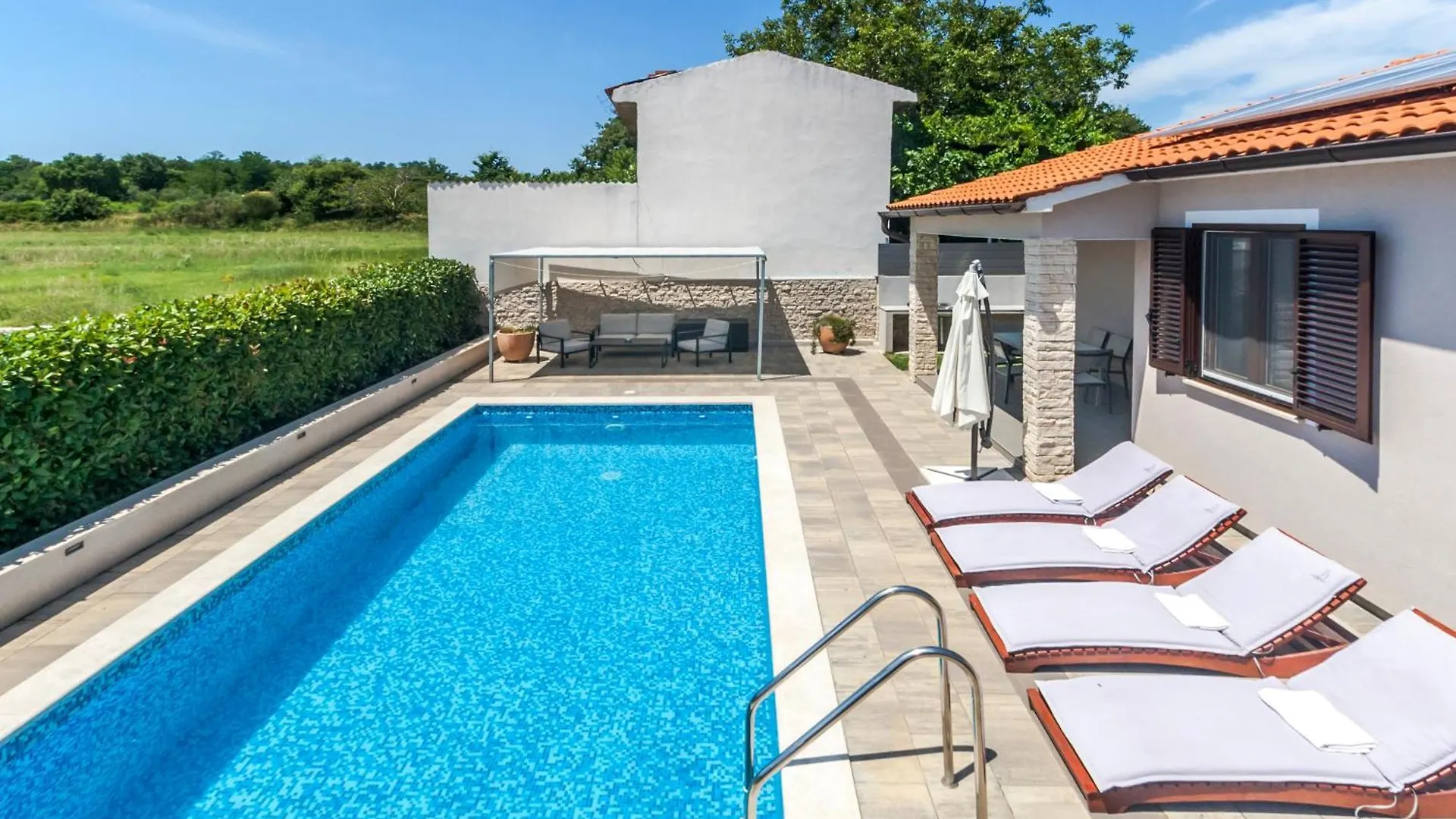 Villa Gortan - Pool House For 7 Guests Near Pula Istria - Ferienhaus Istrien Marcana 0*,  Croatia