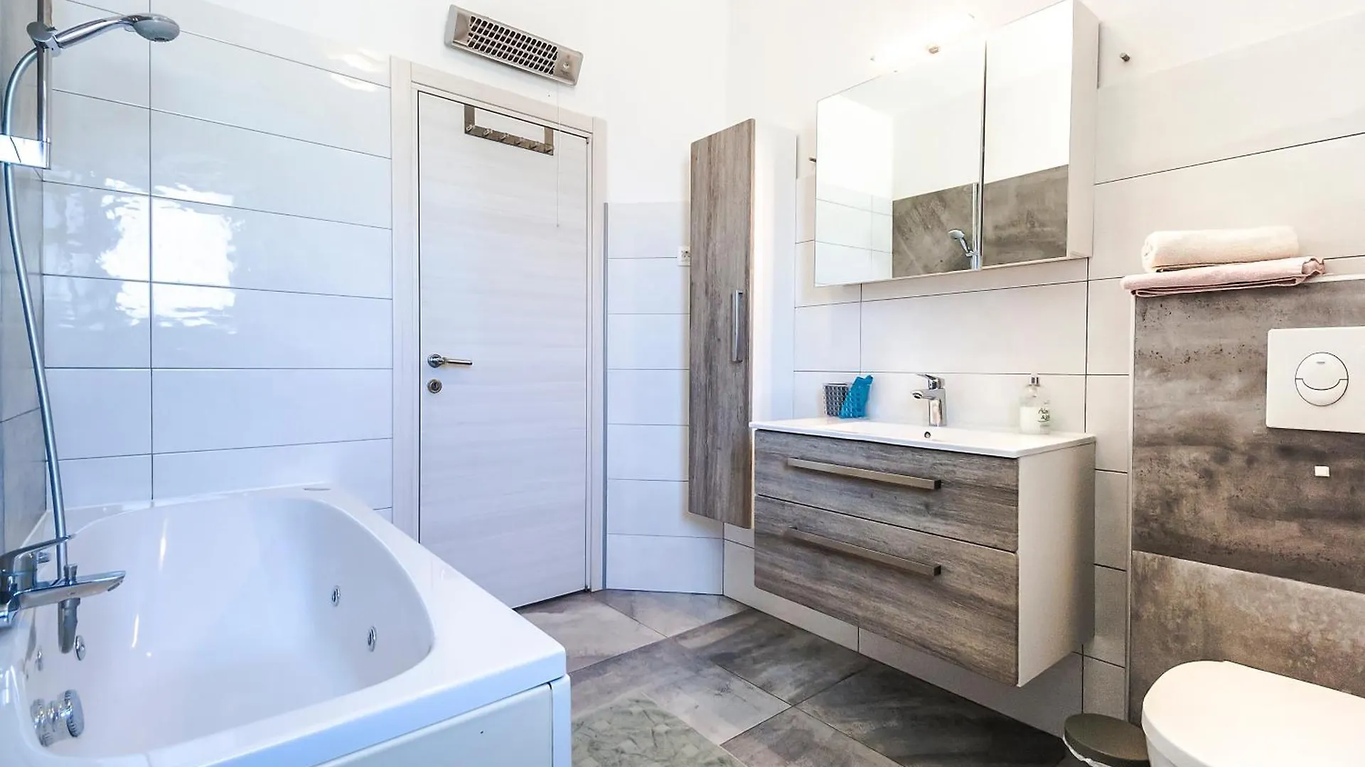 Villa Gortan - Pool House For 7 Guests Near Pula Istria - Ferienhaus Istrien Marcana 0*,  Croatia